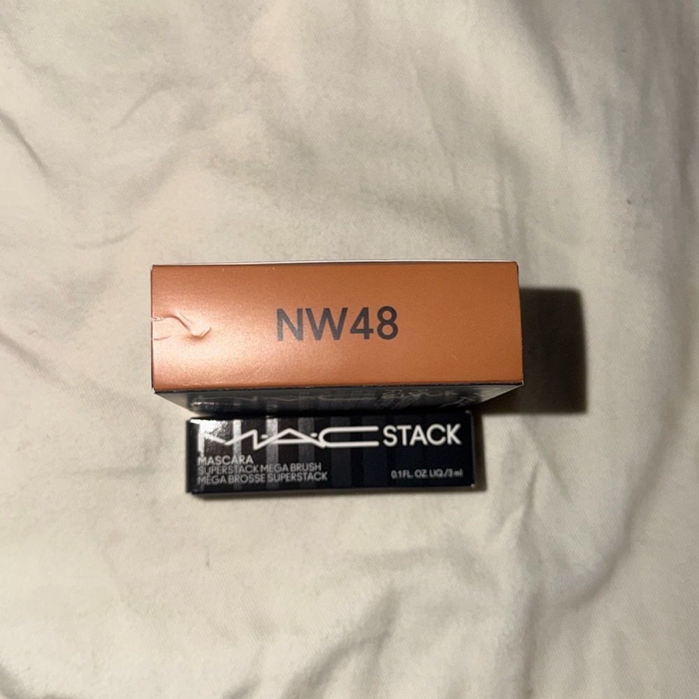 MAC studio fix powder NW48 + MAC Stack sample mascara